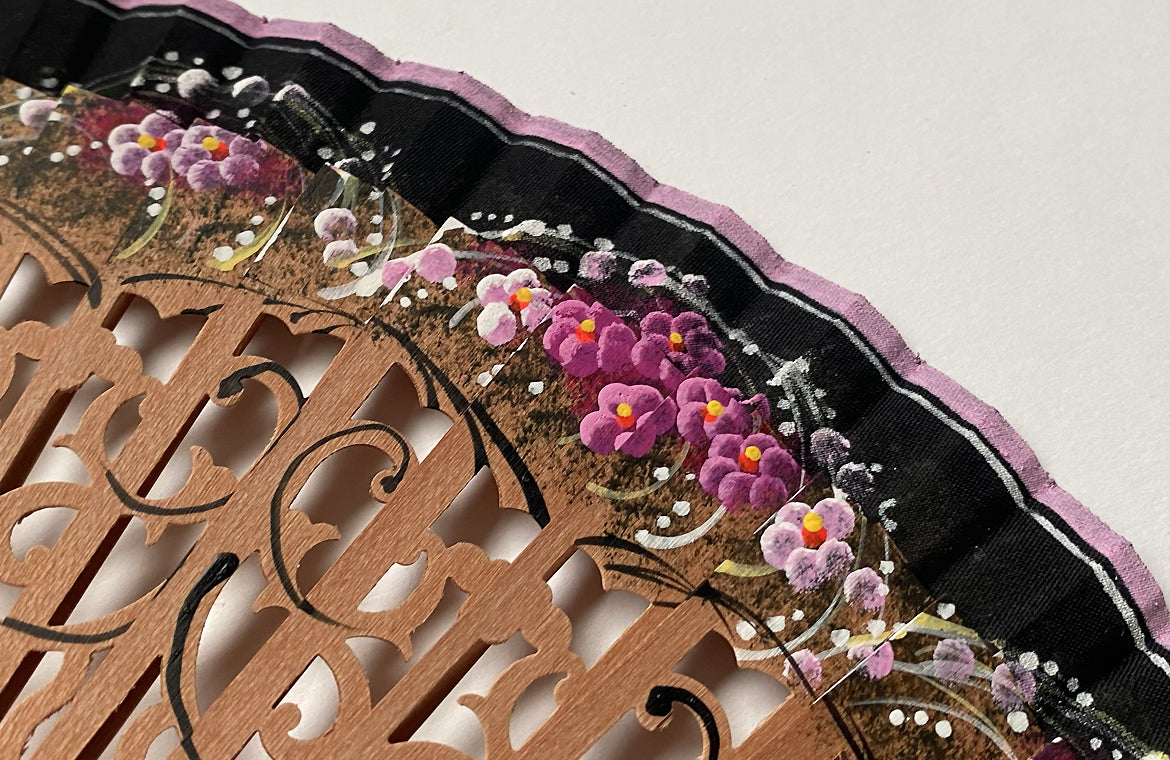 Eventail-Alamano-Noir-Zoom