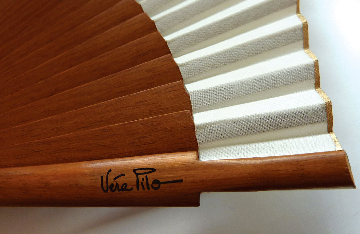 Eventail-Carrero-Ivoire-Zoom