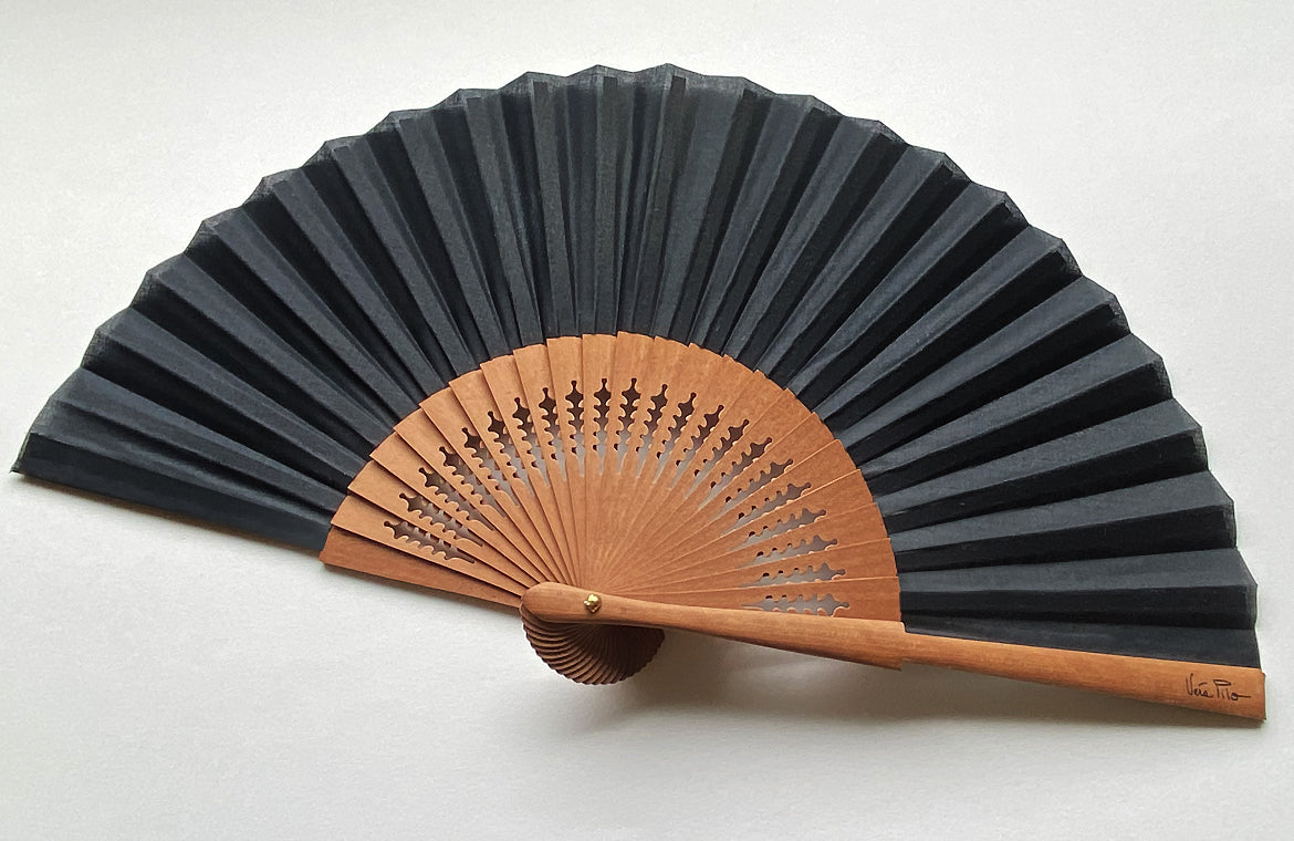 Eventail-Grand-Gepetto-Noir-Ambiance