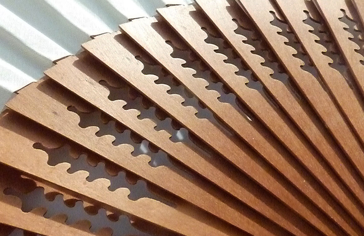 Eventail-Grand-Gepetto-Ivoire-Zoom