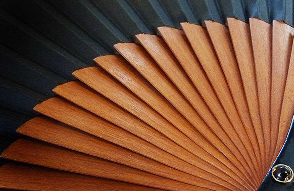 Eventail-Grand-Panama-Noir-Zoom