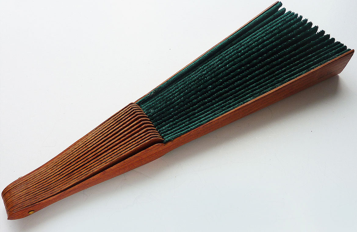 Eventail-Grand-Scala-Emeraude-Fermé