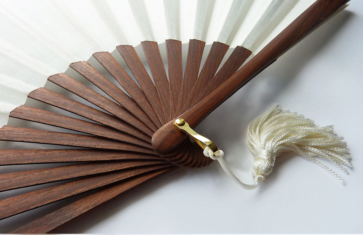 Eventail-Havanana-Ivoire-Pompon