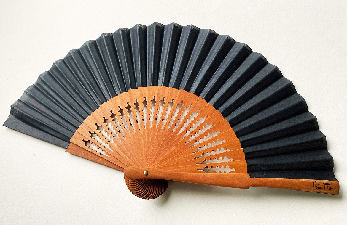 Eventail-Mini-Gepetto-Noir-Ambiance