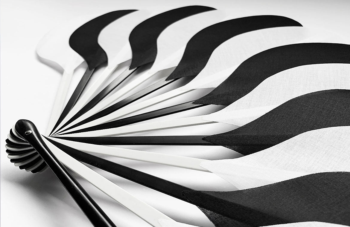 Eventail-Palmito-Noir-Blanc-Zoom