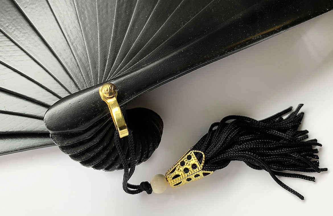 Eventail-Pluma-Noir-Pompon