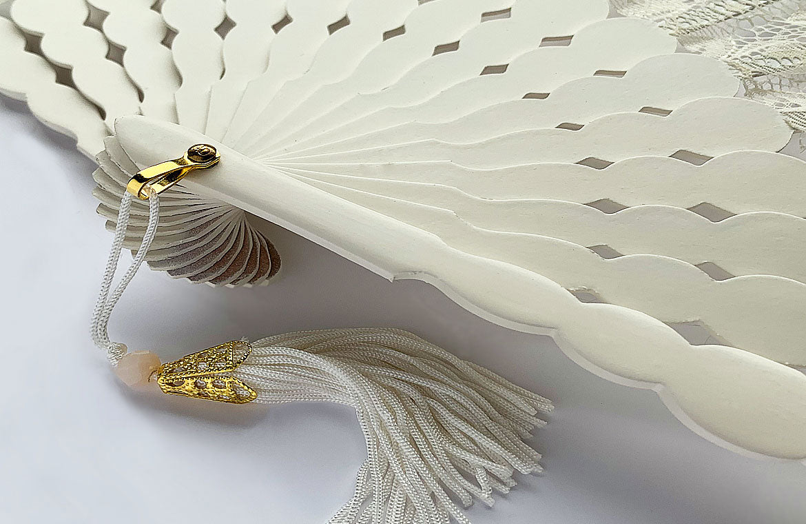 Eventail-Romantica-Ivoire-Pompon