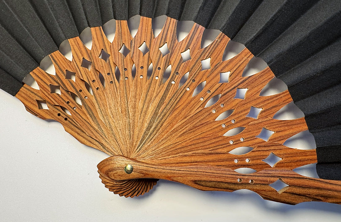 Éventail Santo Noir