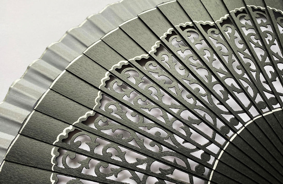 Eventail-Casba-Gris-Zoom